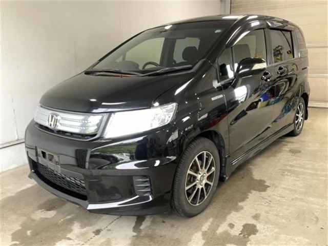 HONDA FREED — фото