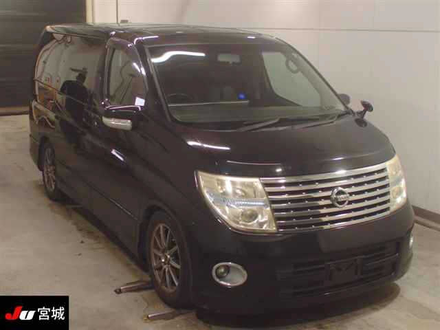 NISSAN ELGRAND — фото