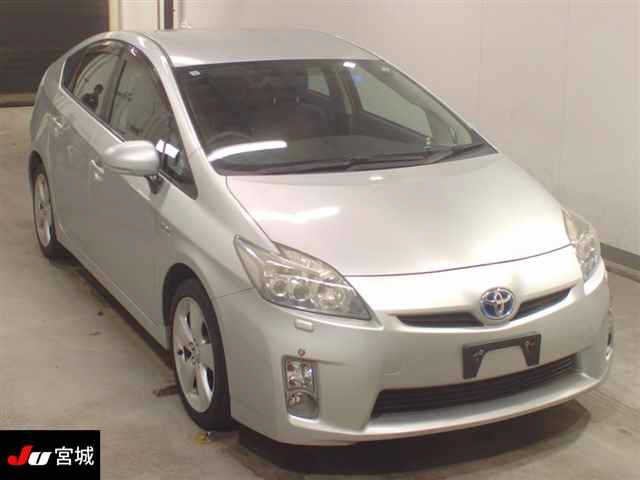TOYOTA PRIUS — фото