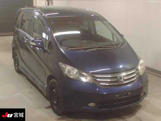 HONDA FREED — фото