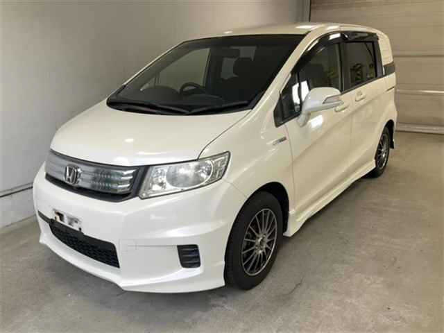 HONDA FREED — фото