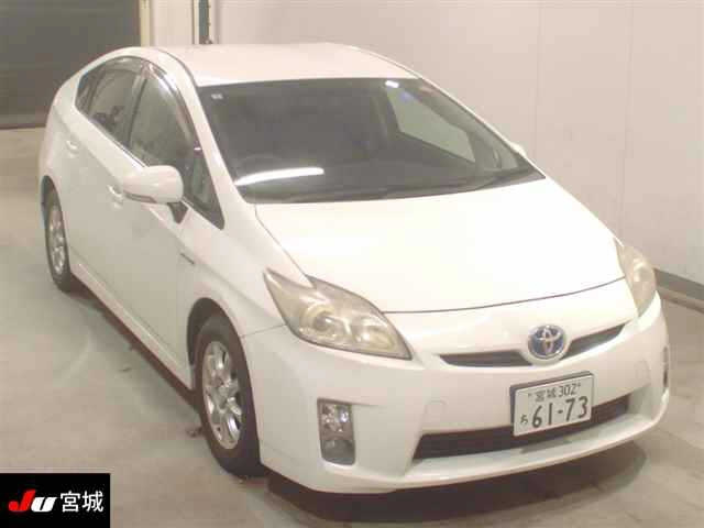 TOYOTA PRIUS — фото