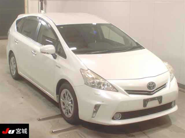 TOYOTA PRIUS — фото