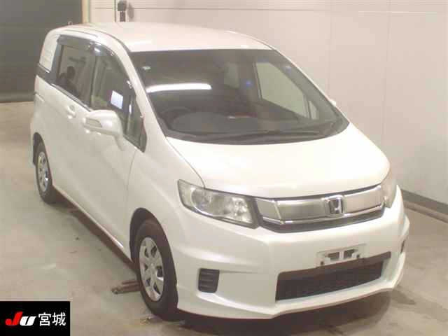 HONDA FREED — фото