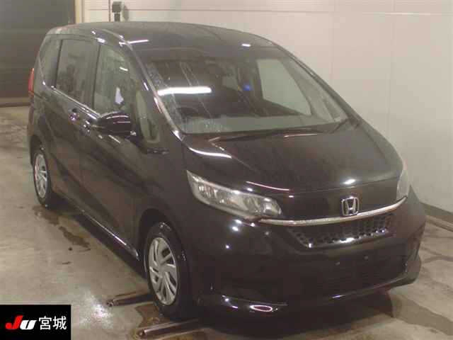 HONDA FREED — фото