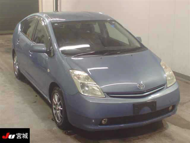 TOYOTA PRIUS — фото