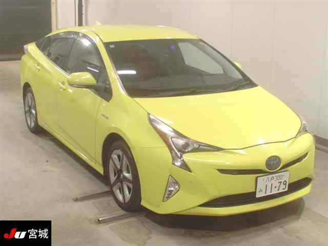 TOYOTA PRIUS — фото