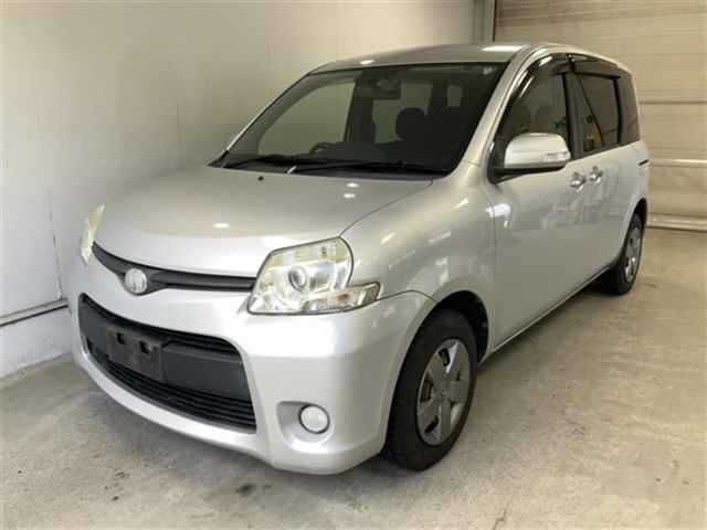 TOYOTA SIENTA — фото