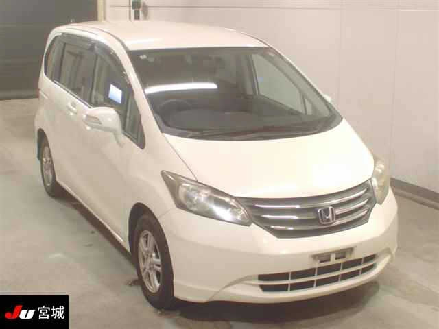 HONDA FREED — фото