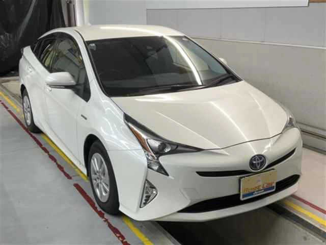 TOYOTA PRIUS — фото