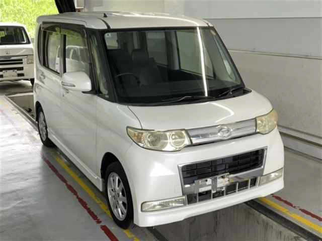 DAIHATSU TANTO — фото