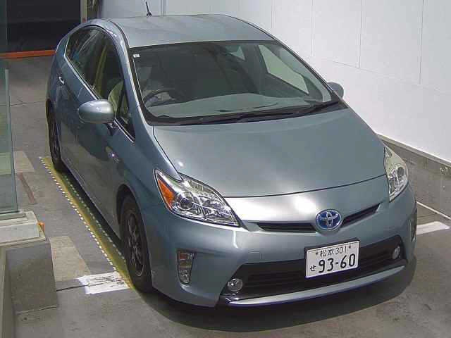 TOYOTA PRIUS — фото