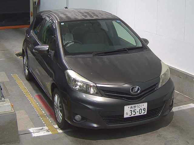 TOYOTA VITZ