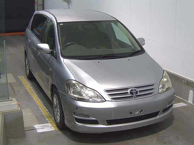 TOYOTA IPSUM — фото