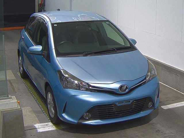 TOYOTA VITZ — фото