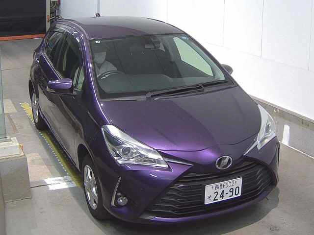 TOYOTA VITZ — фото