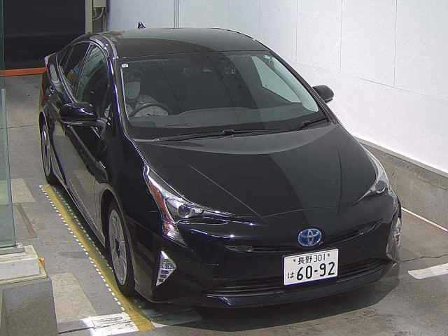 TOYOTA PRIUS — фото