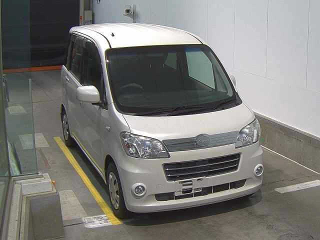 DAIHATSU TANTO — фото