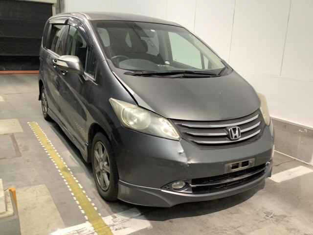 HONDA FREED — фото