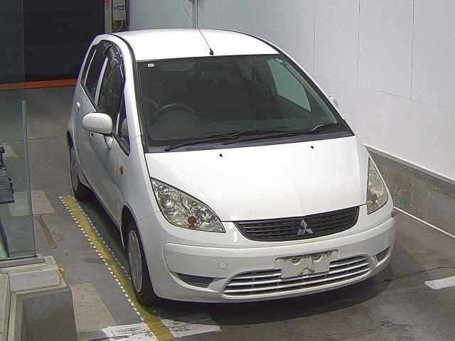 MITSUBISHI COLT — фото