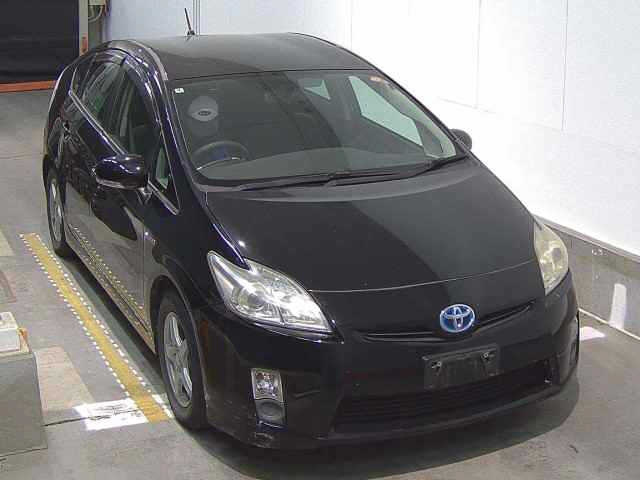 TOYOTA PRIUS — фото