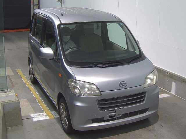 DAIHATSU TANTO — фото