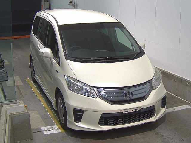 HONDA FREED — фото