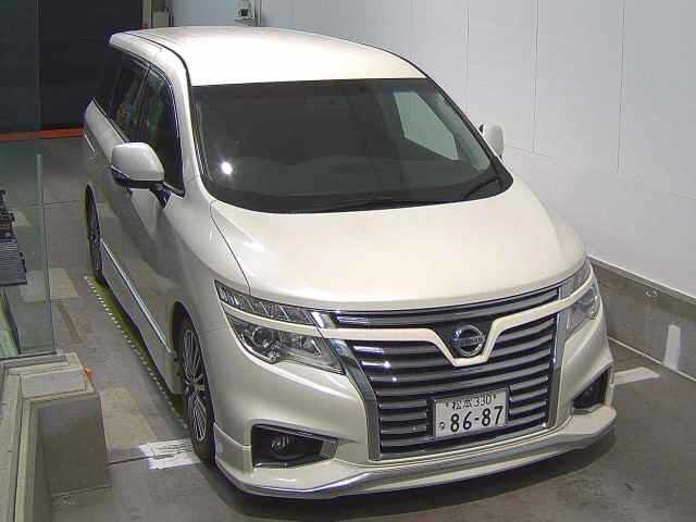 NISSAN ELGRAND — фото