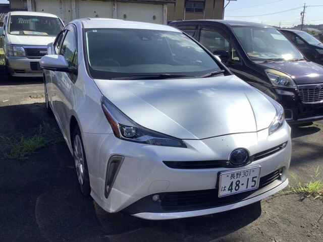 TOYOTA PRIUS — фото
