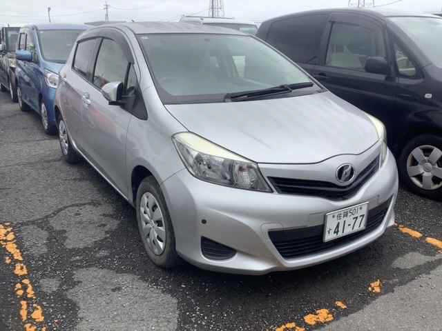 TOYOTA VITZ — фото
