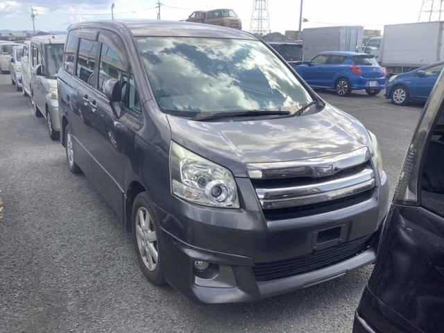 TOYOTA NOAH — фото
