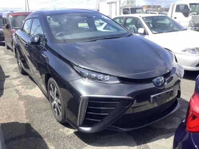 TOYOTA MIRAI — фото