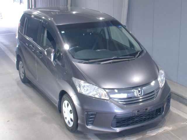 HONDA FREED — фото