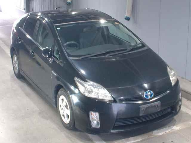 TOYOTA PRIUS — фото