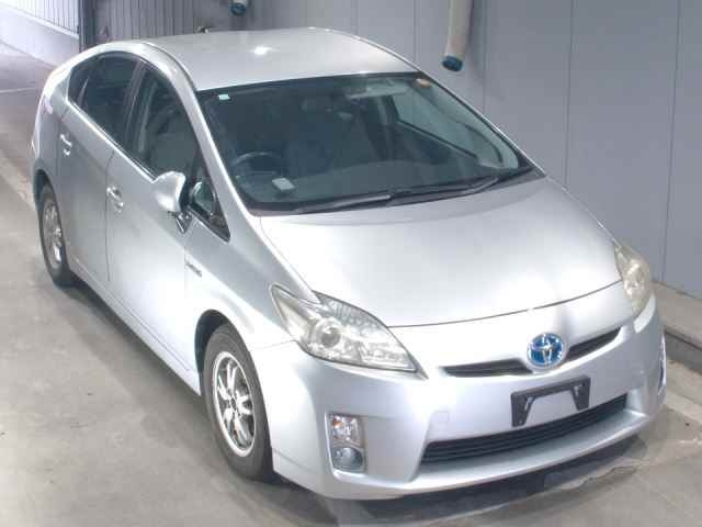 TOYOTA PRIUS — фото