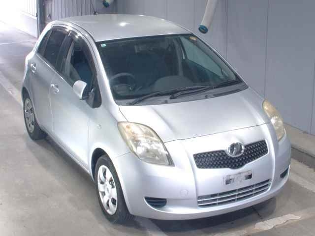 TOYOTA VITZ — фото