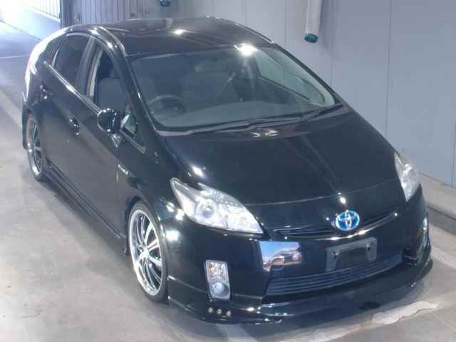 TOYOTA PRIUS — фото