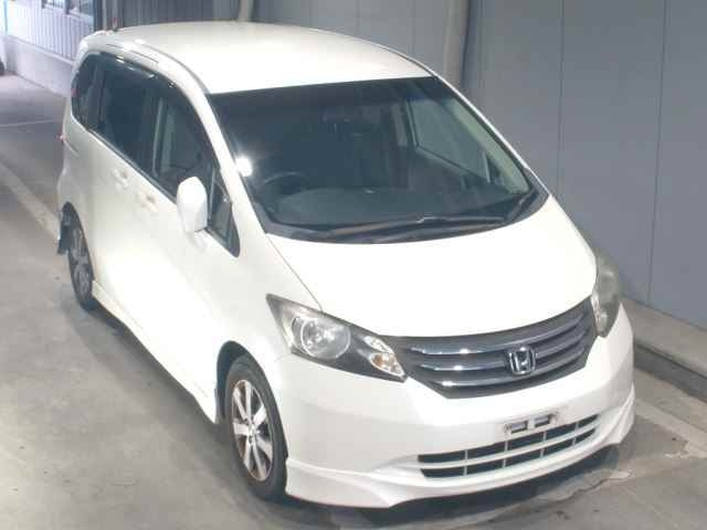 HONDA FREED — фото