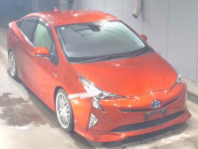 TOYOTA PRIUS — фото
