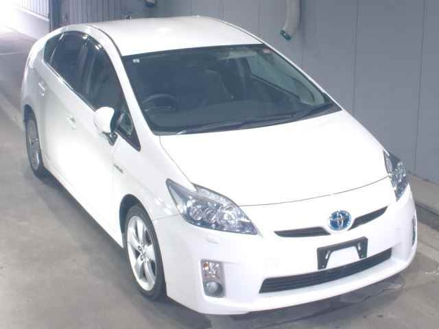 TOYOTA PRIUS — фото