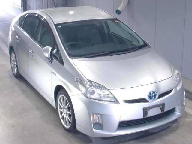 TOYOTA PRIUS — фото