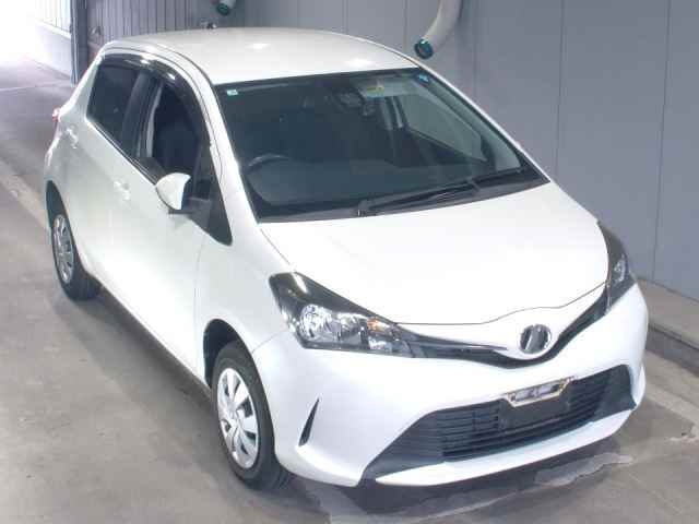 TOYOTA VITZ — фото