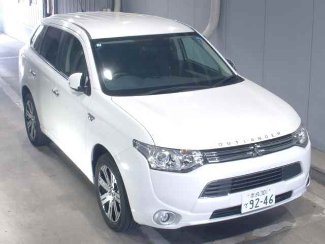 MITSUBISHI OUTLANDER — фото