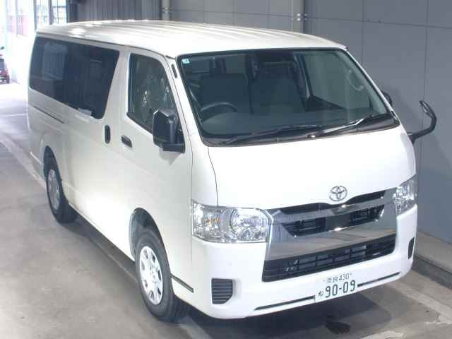 TOYOTA HIACE — фото