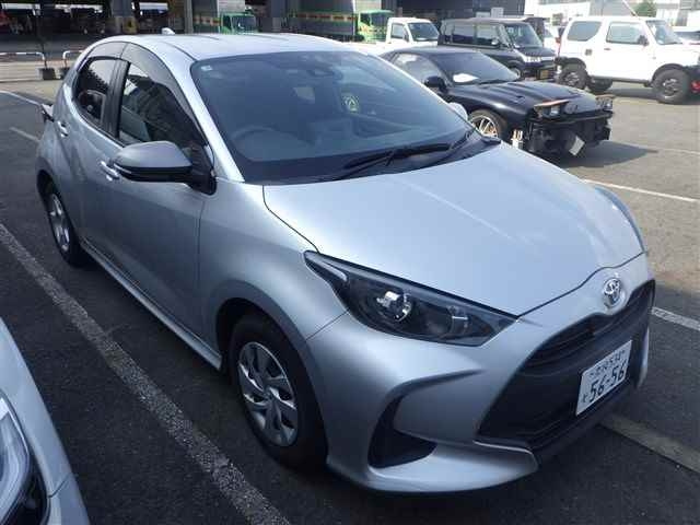 TOYOTA YARIS — фото