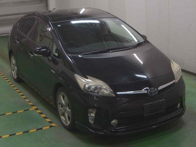 TOYOTA PRIUS — фото