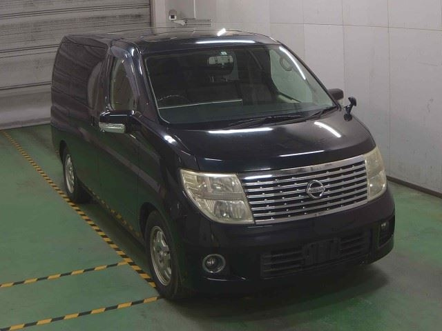 NISSAN ELGRAND — фото