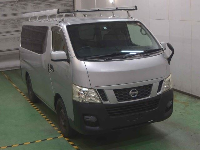 NISSAN CARAVAN — фото