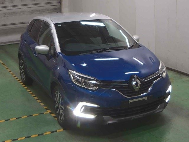 RENAULT CAPTUR — фото