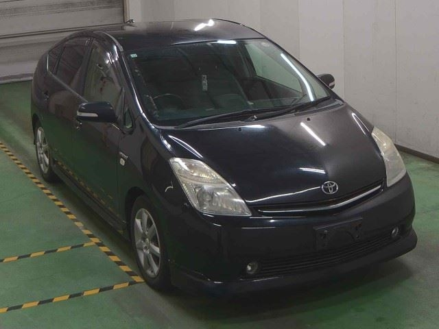 TOYOTA PRIUS — фото